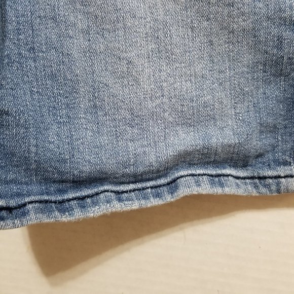 Charlotte Russe shorts 6 lightly distressed denim jean bermuda long whiskered - Picture 7 of 16